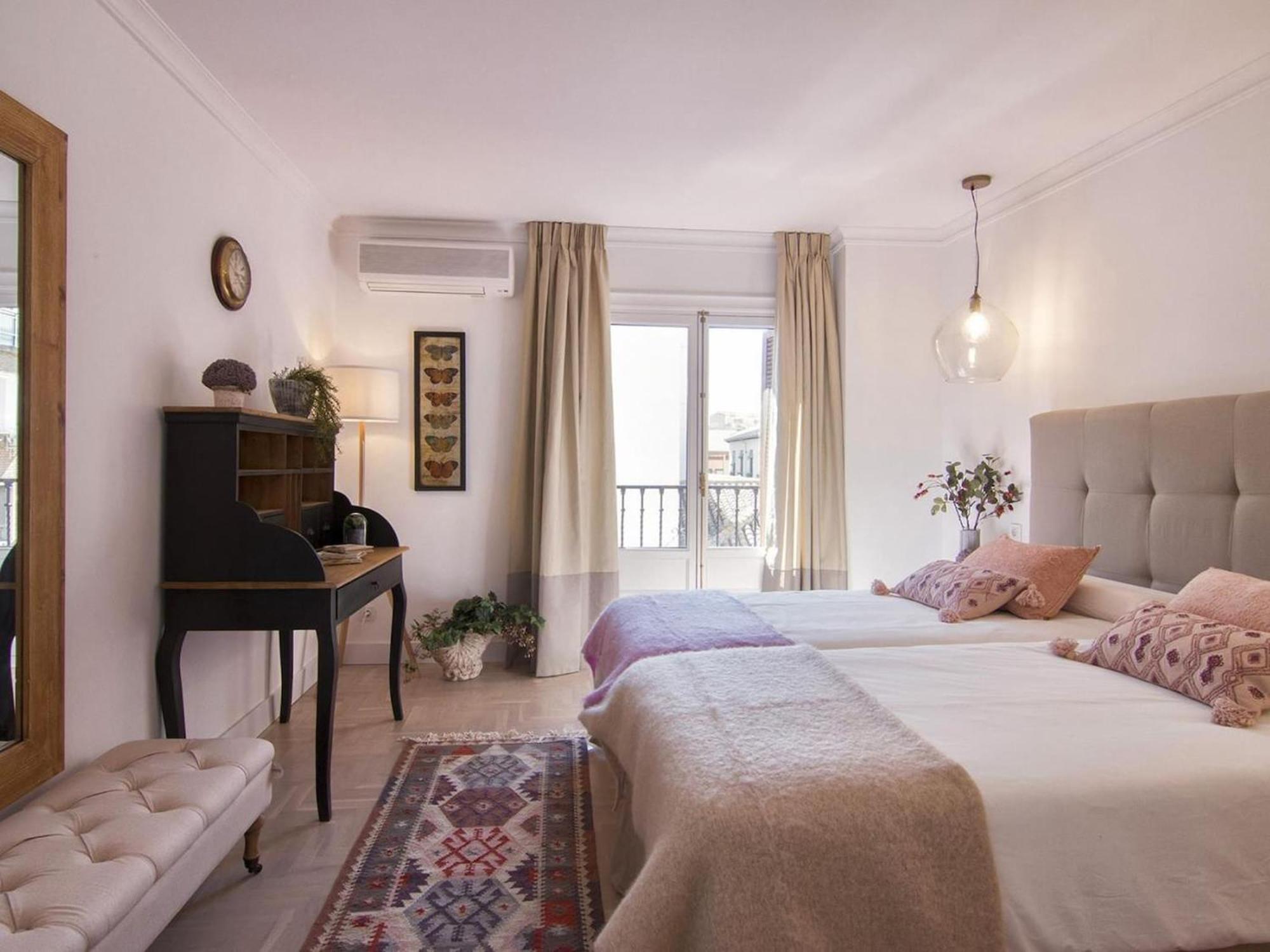 Glow And Elegant Apartment In Granada Center Free Parking Экстерьер фото