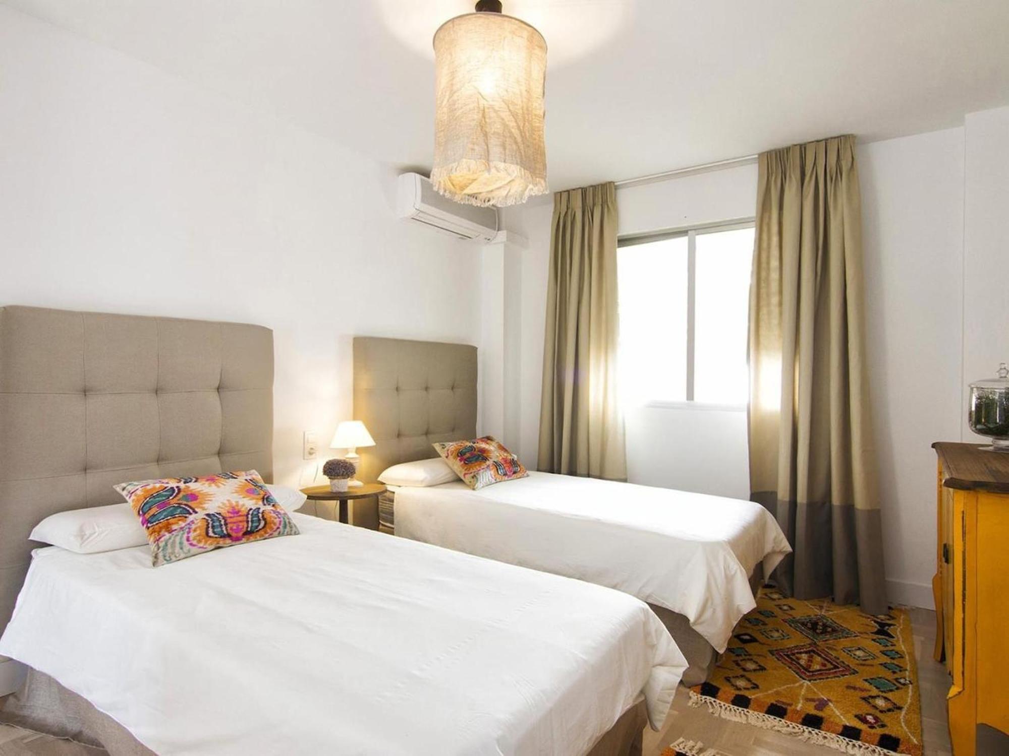 Glow And Elegant Apartment In Granada Center Free Parking Экстерьер фото